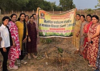 वटवृक्ष वृक्षारोपण करून मैत्री जपण्याचा माजी विद्यार्थीचा संकल्प, पर्यावरण संवर्धन व मानवता विकास.